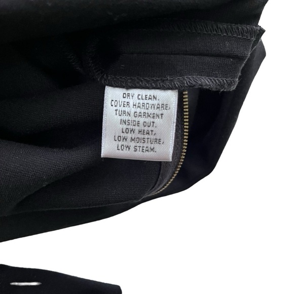 St. John Gold Label NWOT Black Gold Snap Zipper Angle Cargo Pointe Pant Size 8 - Picture 7 of 8